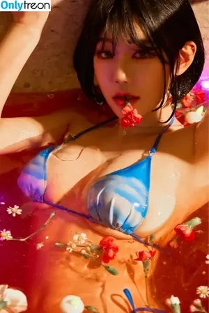 Berry / berry_is_blooming nude photo #0215