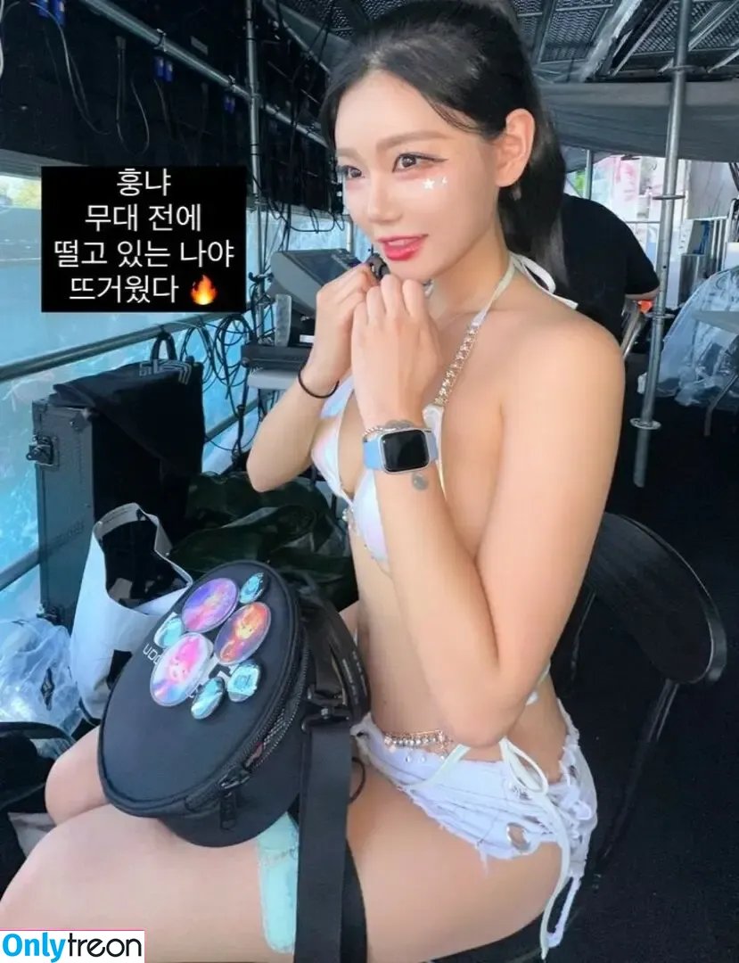 Berry nude photo #0082 (berry_is_blooming)