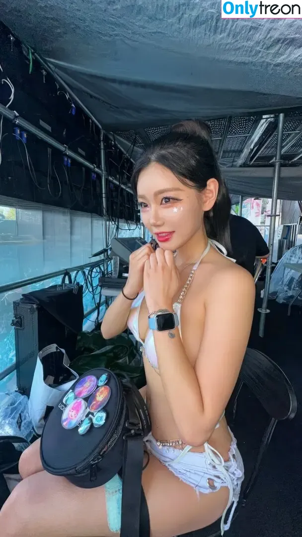Berry nude photo #0086 (berry_is_blooming)