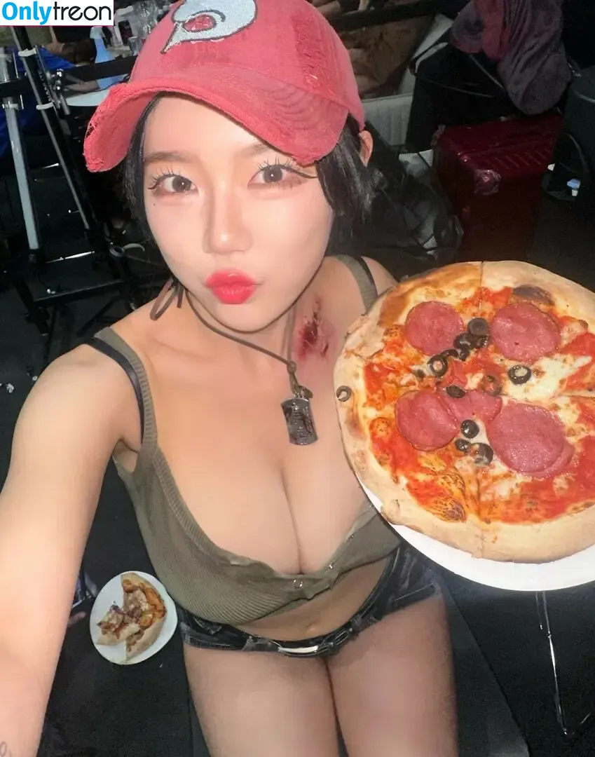 Berry nude photo #0096 (berry_is_blooming)