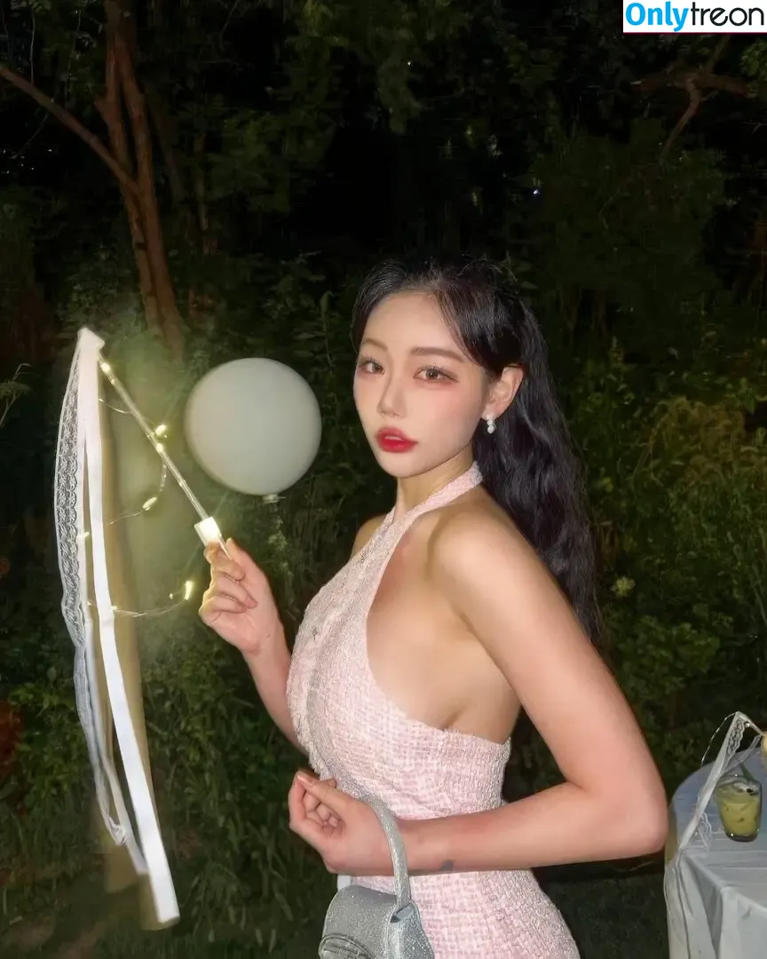 Berry nude photo #0124 (berry_is_blooming)