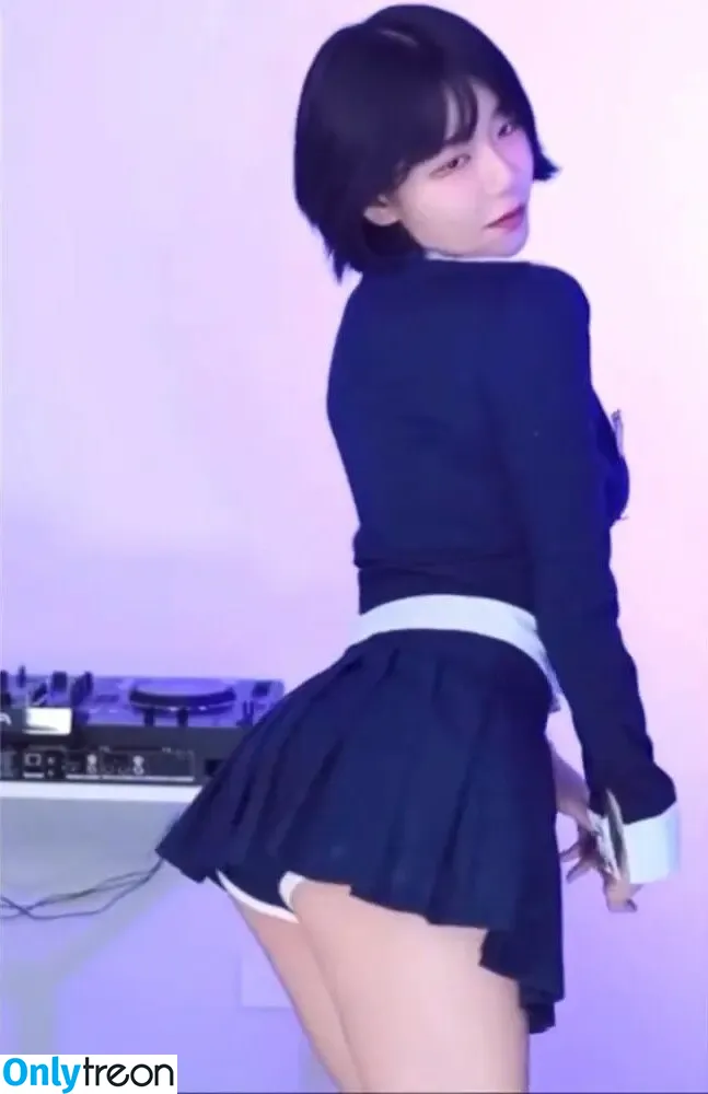 Berry nude photo #0143 (berry_is_blooming)