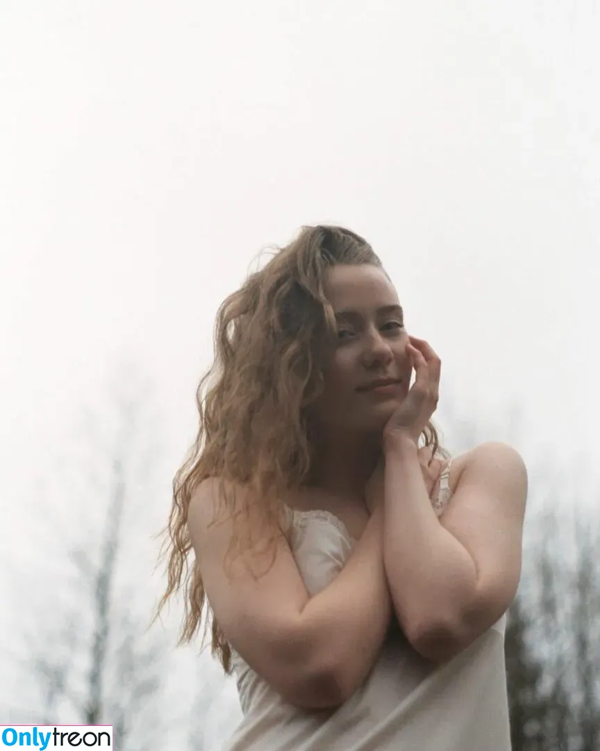 Berta Andrea Snædal nude photo #0027 (bandreas4 / bertaandreasnaedal)