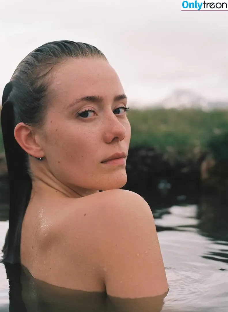 Berta Andrea Snædal nude photo #0072 (bandreas4 / bertaandreasnaedal)