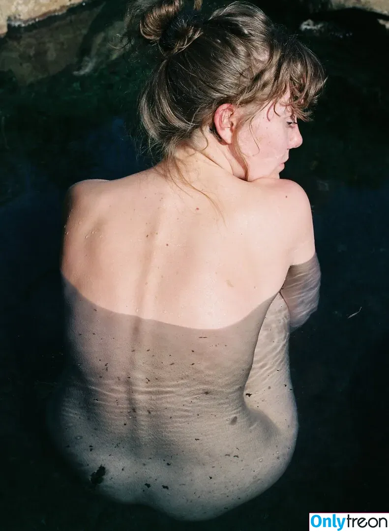 Berta Andrea Snædal nude photo #0079 (bandreas4 / bertaandreasnaedal)