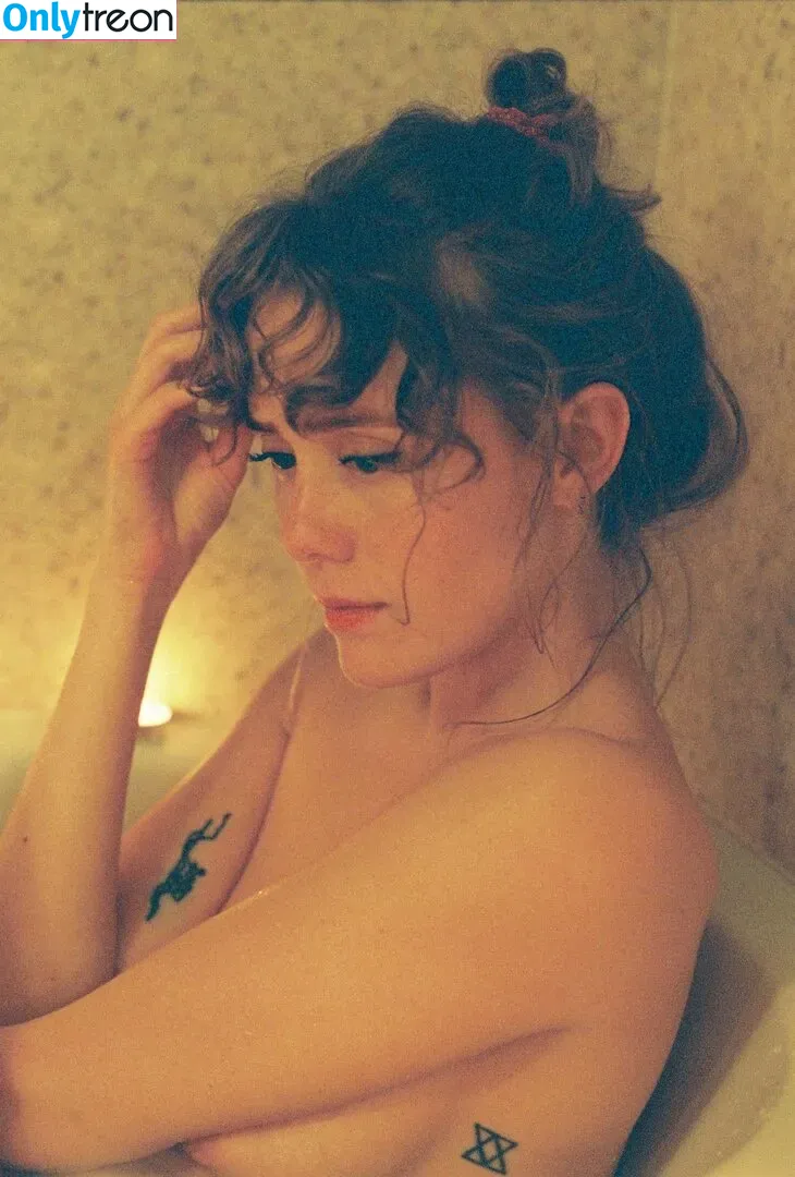 Berta Andrea Snædal nude photo #0087 (bandreas4 / bertaandreasnaedal)