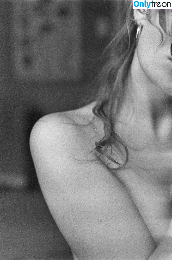 Berta Andrea Snædal nude photo #0203 (bandreas4 / bertaandreasnaedal)