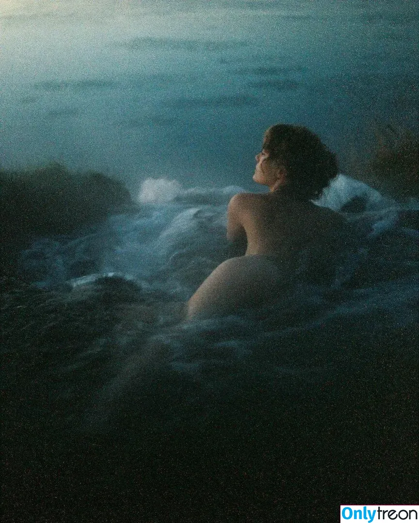 Berta Andrea Snædal nude photo #0217 (bandreas4 / bertaandreasnaedal)