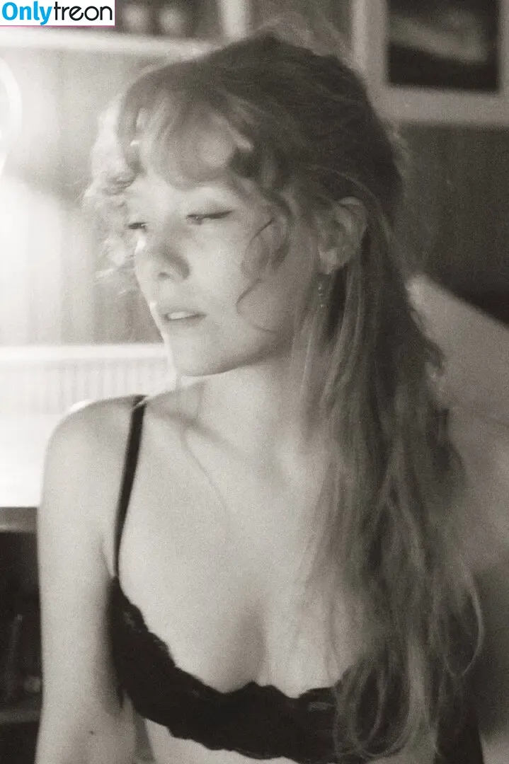 Berta Andrea Snædal nude photo #0366 (bandreas4 / bertaandreasnaedal)