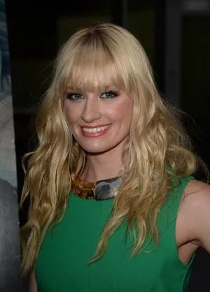 Beth Behrs / bethbehrs / bethquinn1 фото голая #0124