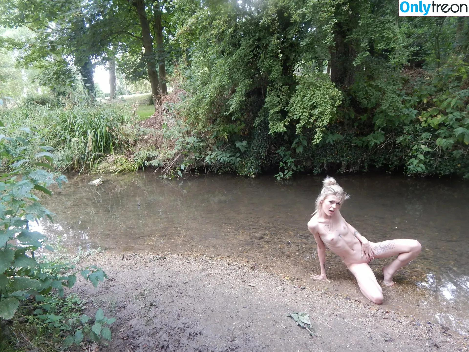 Beth Randell nude photo #0116 (Baby Beth / BabyB / Beth / beth.randell)