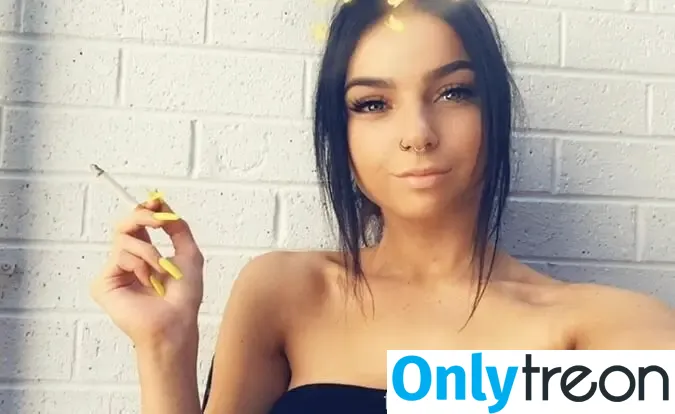 bethsmoking nude photo #0012 (beth_smoking3.0)