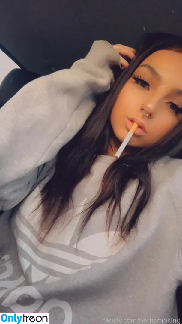 bethsmoking nude photo #0015 (beth_smoking3.0)