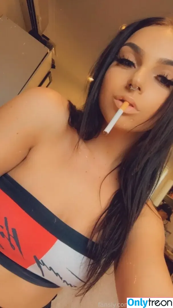 bethsmoking nude photo #0016 (beth_smoking3.0)