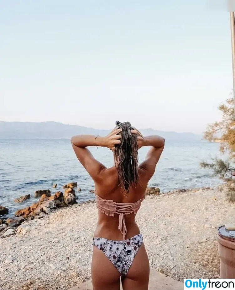 Betterworld.travellers nude photo #0042 (Betterworld.travellers)