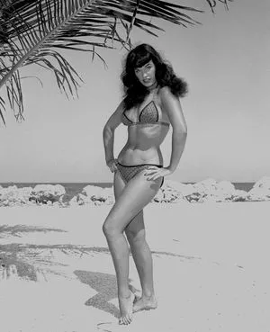 Bettie Page / bettie.page.xo / bettiepage фото голая #0196