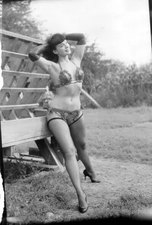 Bettie Page / bettie.page.xo / bettiepage фото голая #0357
