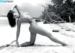 Bettie Page / bettie.page.xo / bettiepage nude photo #0521