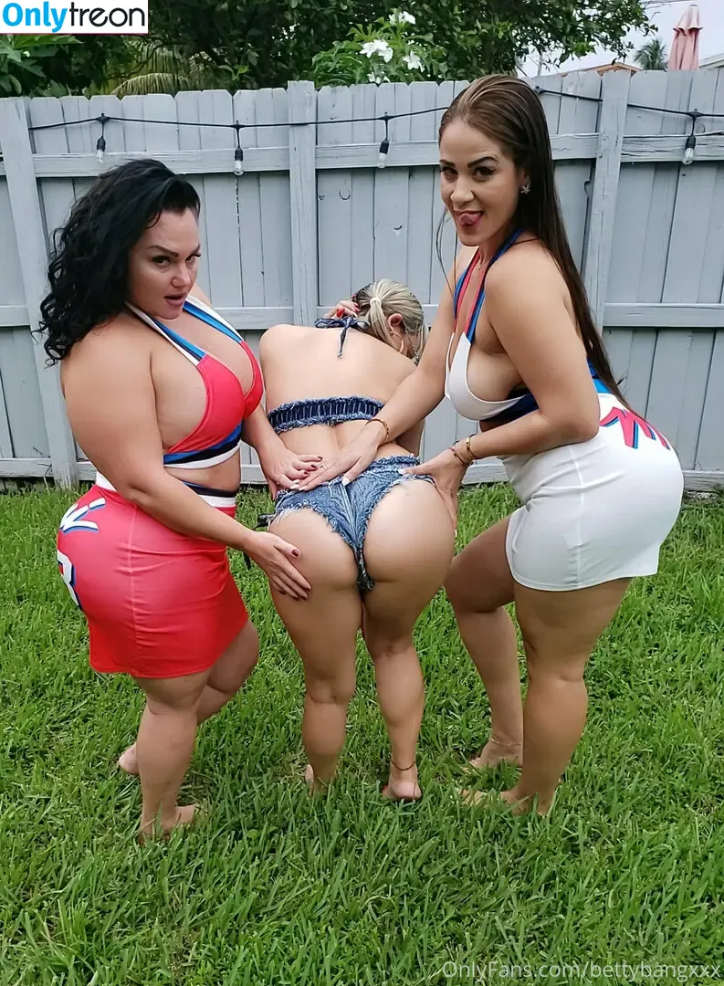 bettybang nude photo #0035 (bettybangqueen)