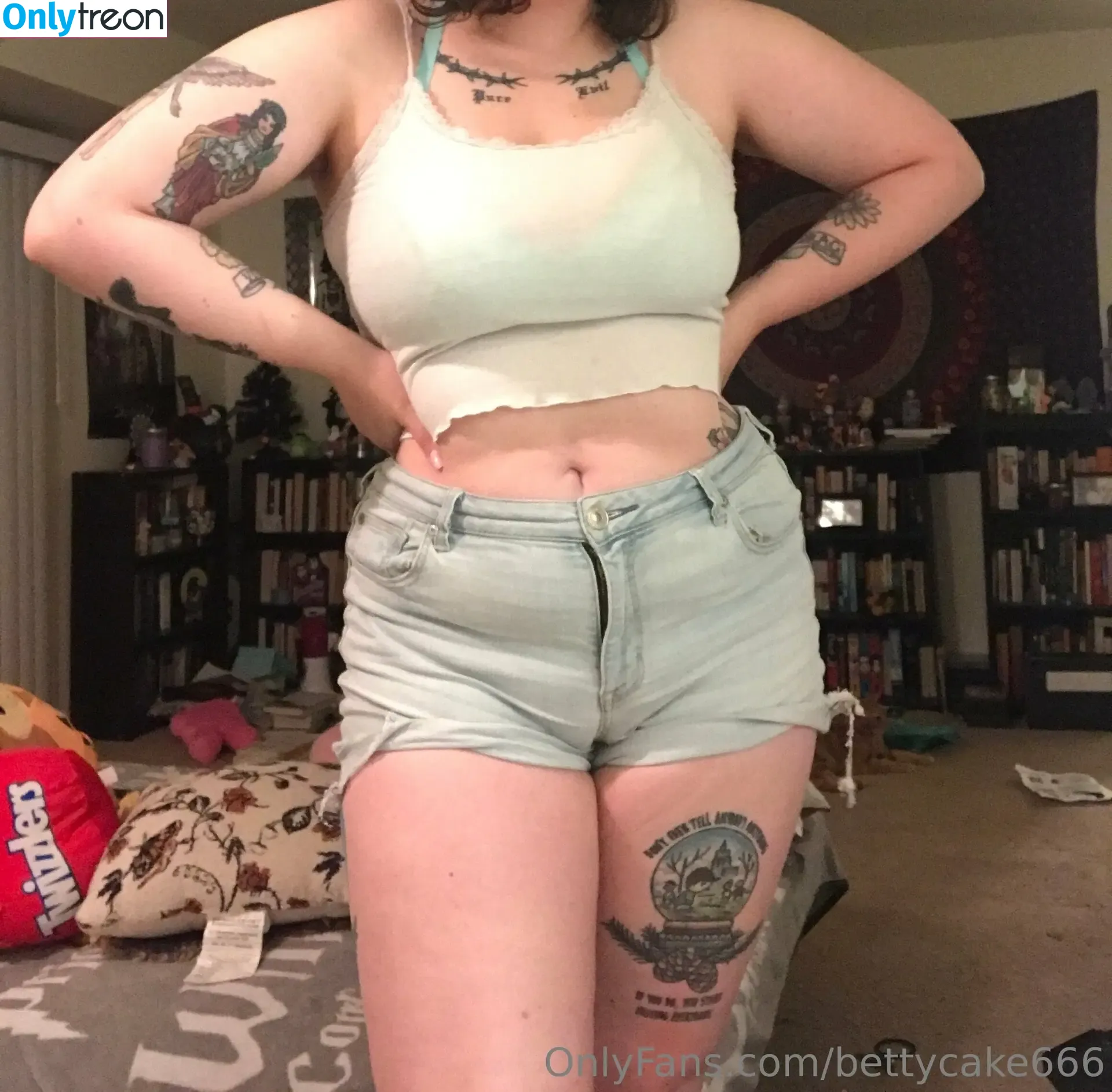 bettycake666 nude photo #0001 (bettycake666)