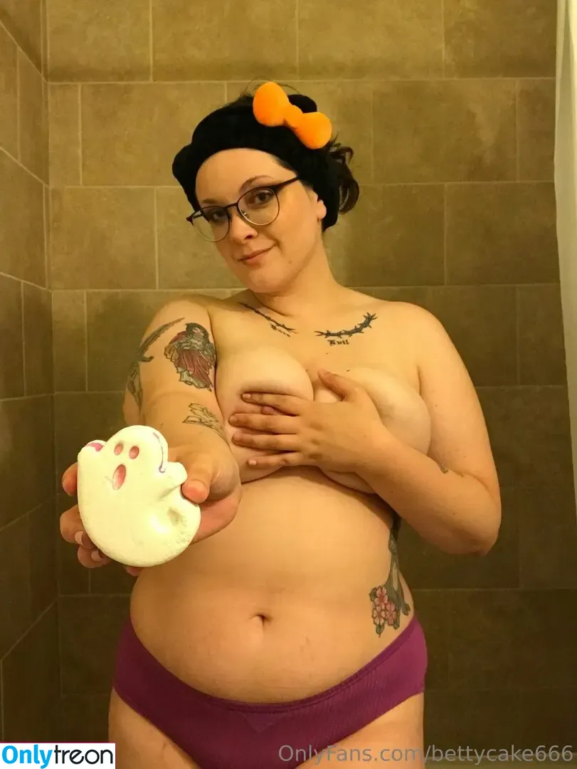 bettycake666 nude photo #0042 (bettycake666)