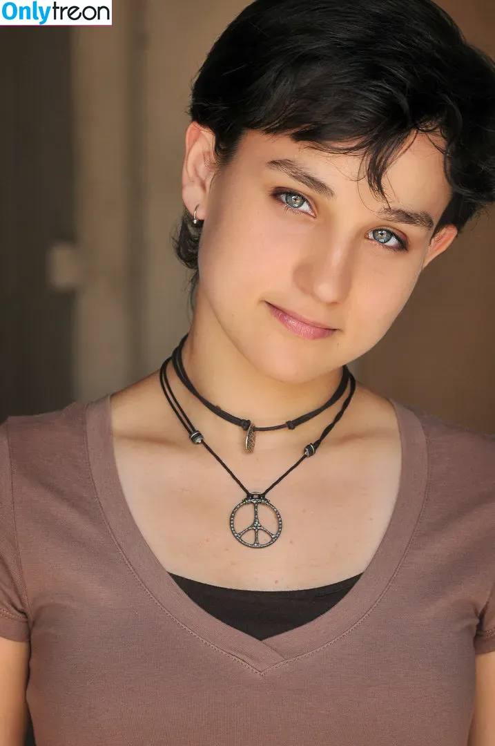 Bex Taylor-Klaus голая photo #0006 (bex_tk)