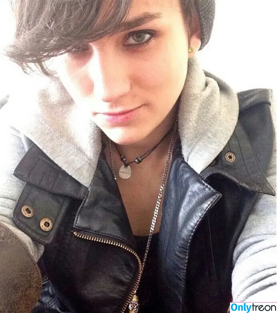 Bex Taylor-Klaus голая photo #0014 (bex_tk)