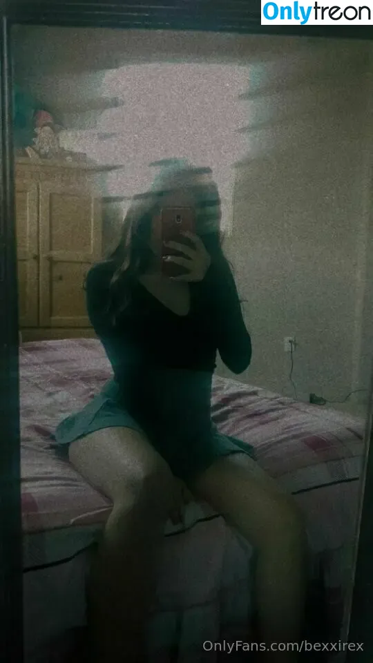 bexxirex голая photo #0009 (bexxyrex)
