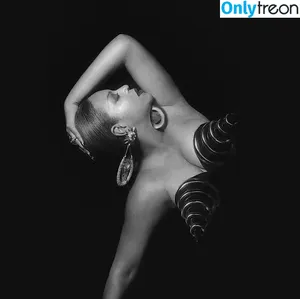 Beyonce / beyoncenavago nude photo #1354