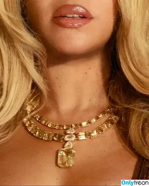 Beyonce / beyoncenavago nude photo #1492