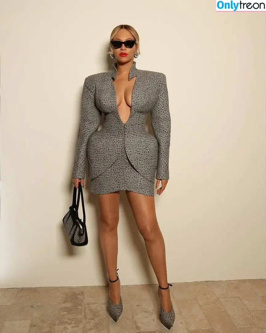 Beyonce nude photo #1364 (beyoncenavago)