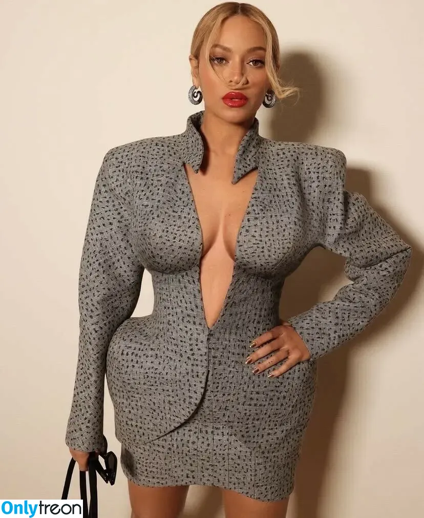 Beyonce nude photo #1372 (beyoncenavago)