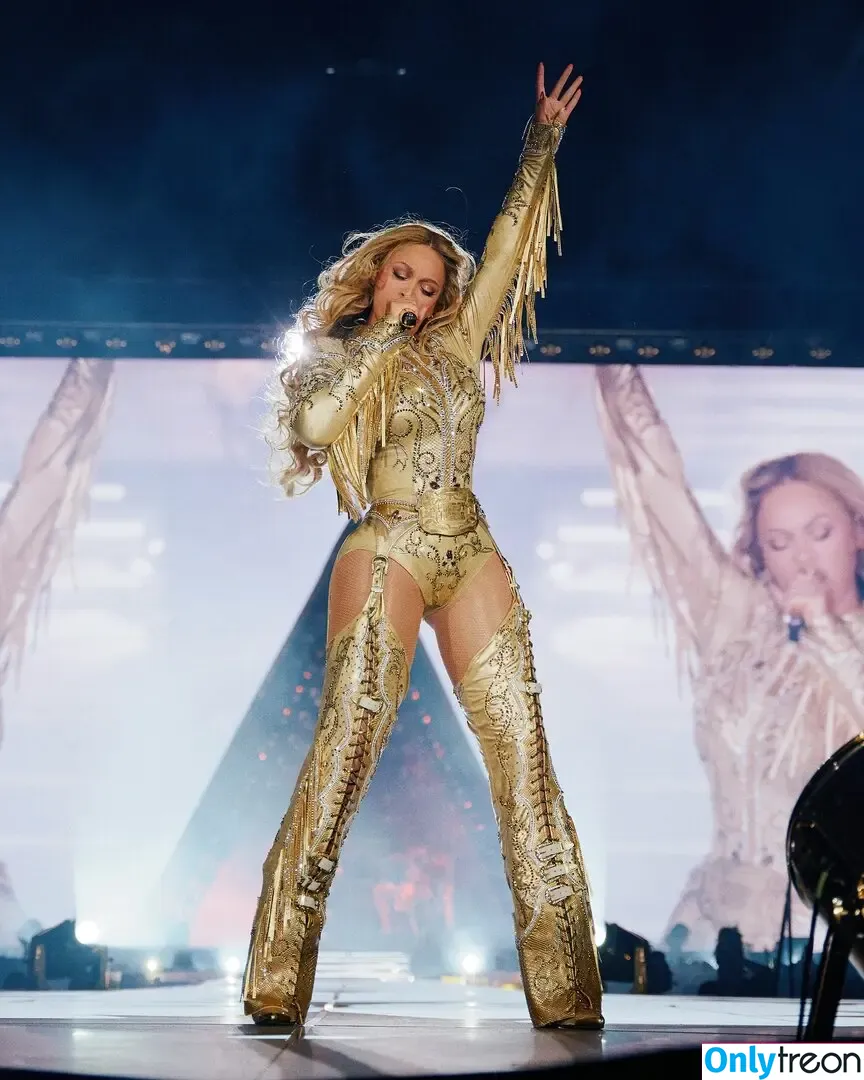 Beyonce nude photo #1381 (beyoncenavago)