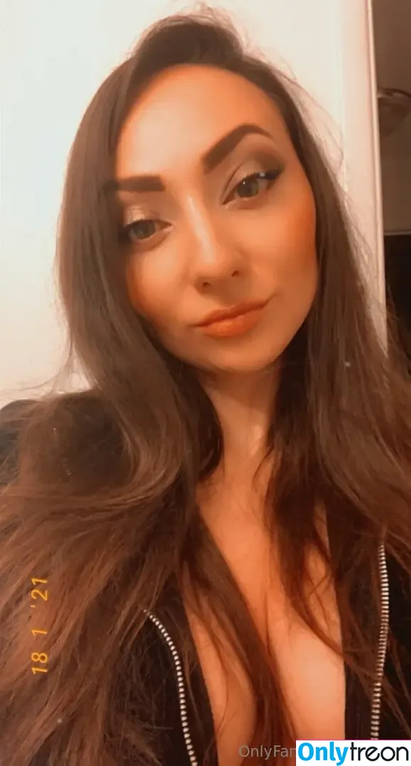 bi_anna nude photo #0004 (_bi_anna)