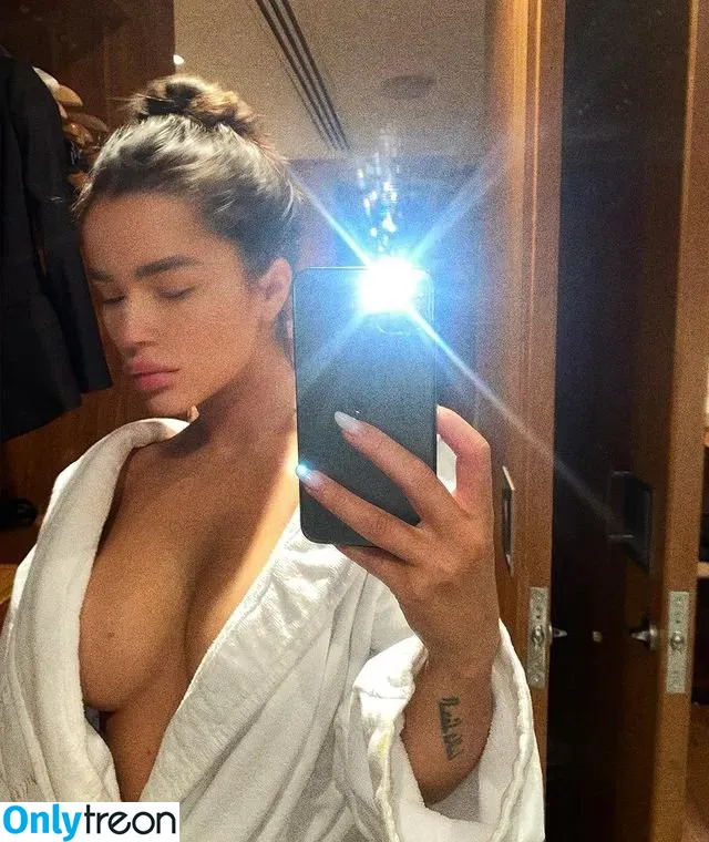 Bianca Anchieta nude photo #0003 (Discussão / anchieta)