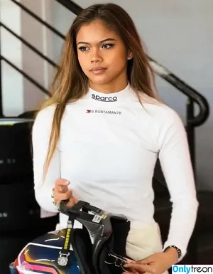 Bianca Bustamante / Racerbia фото голая #0121