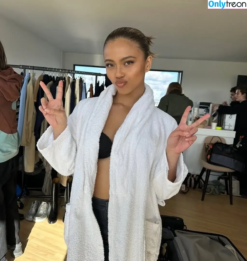 Bianca Bustamante голая photo #0112 (Racerbia)