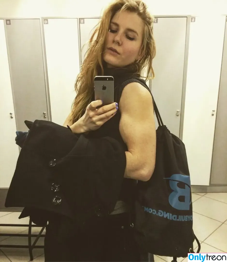 bicepgirl nude photo #0068 (ruzh_bedzir)