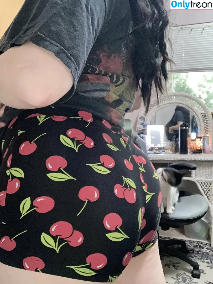 BigBittyLexie nude photo #0010 (peachesndmelons)