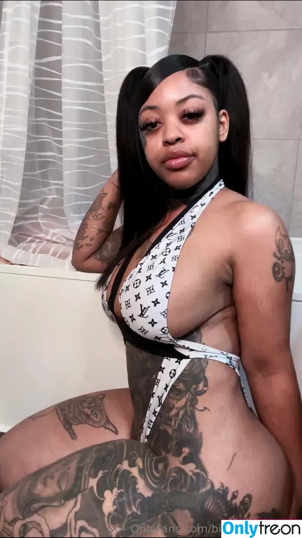 bigbodybenzvip голая photo #0037 (bigbodyybenz333)
