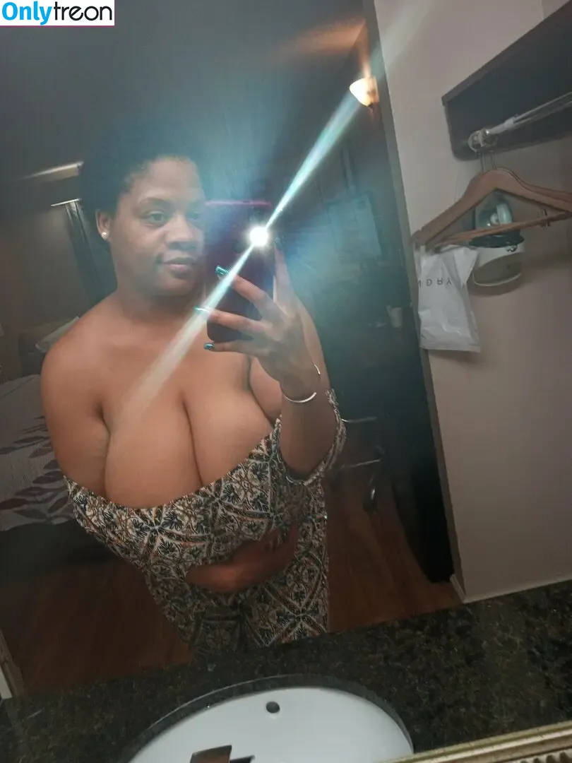 Bigboobiebirdy nude photo #0009 (Moneymelons / therealbigboobiebirdyyy)