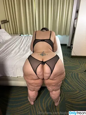 bigbootyasshley / the_real_bigbootyasshley nude photo #0356