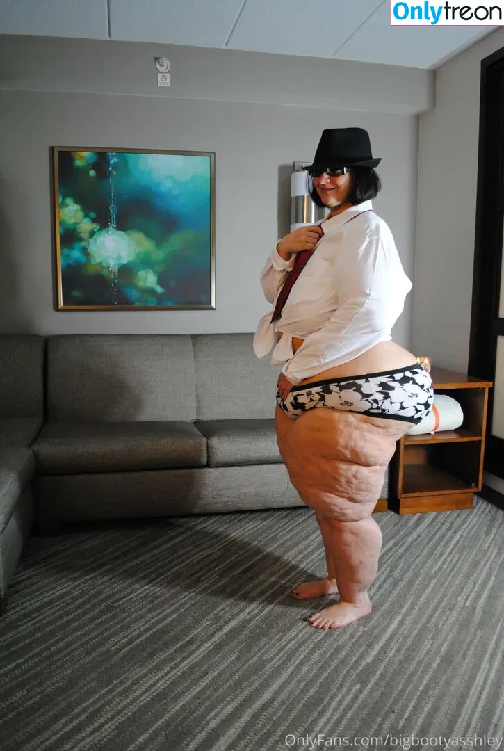 bigbootyasshley голая photo #0020 (the_real_bigbootyasshley)