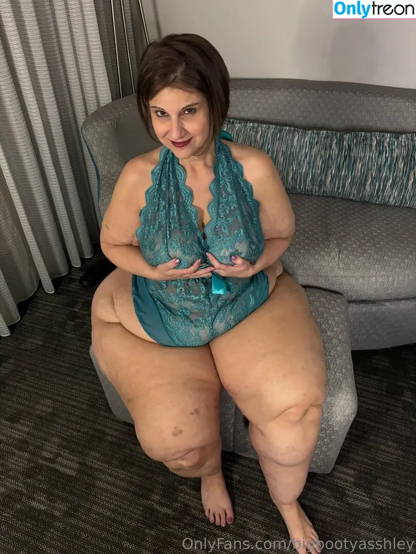 bigbootyasshley голая photo #0240 (the_real_bigbootyasshley)
