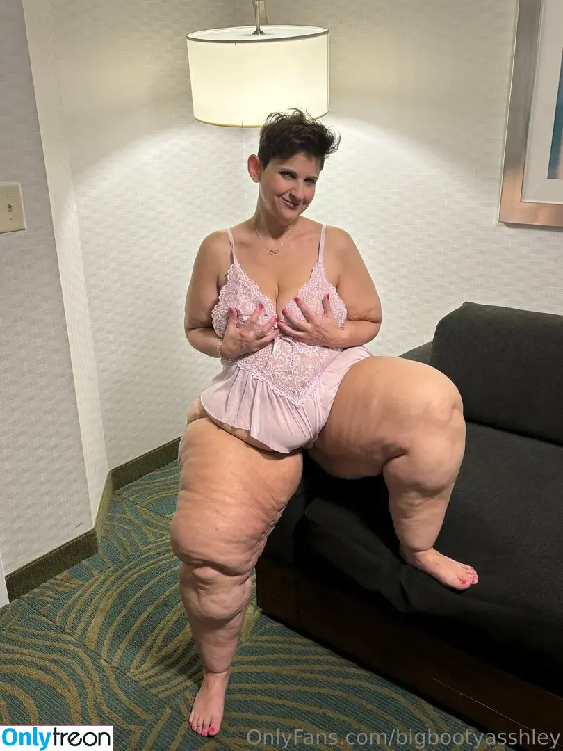 bigbootyasshley nude photo #0316 (the_real_bigbootyasshley)