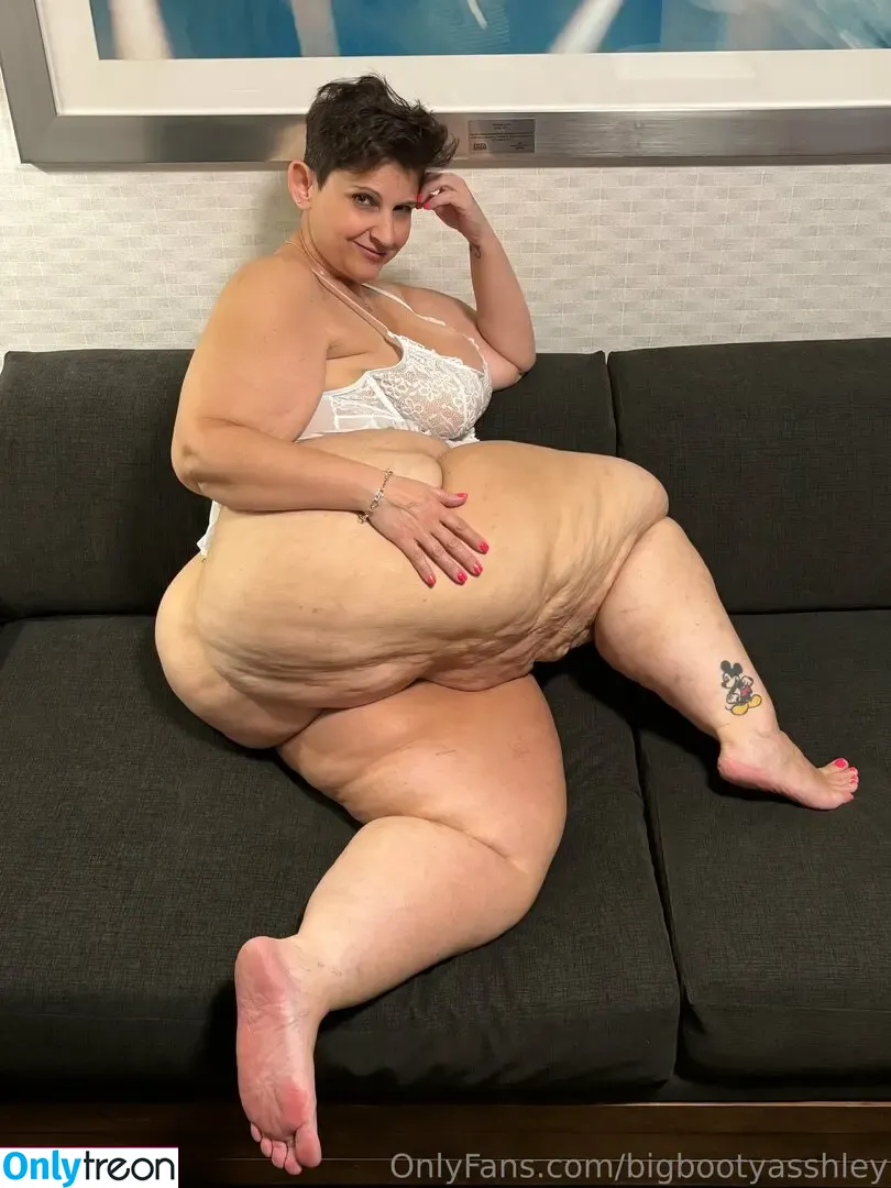 bigbootyasshley nude photo #0326 (the_real_bigbootyasshley)