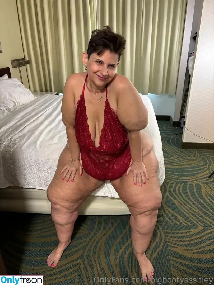 bigbootyasshley nude photo #0331 (the_real_bigbootyasshley)