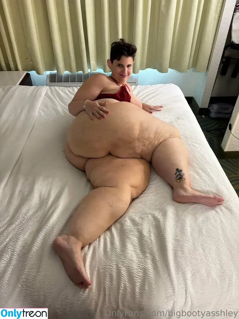 bigbootyasshley nude photo #0339 (the_real_bigbootyasshley)