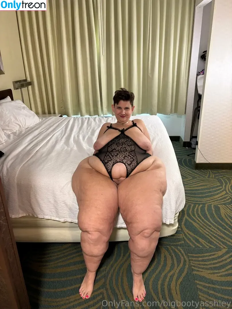 bigbootyasshley nude photo #0354 (the_real_bigbootyasshley)