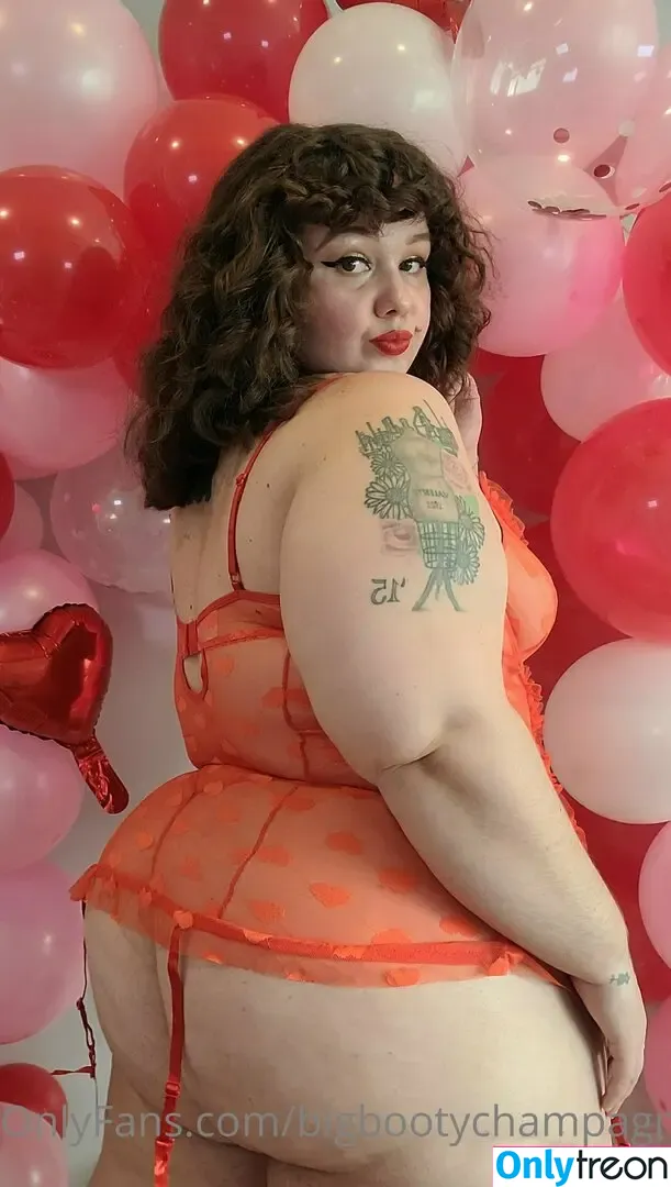 bigbootychampagne nude photo #0007 (biggchampagne_)